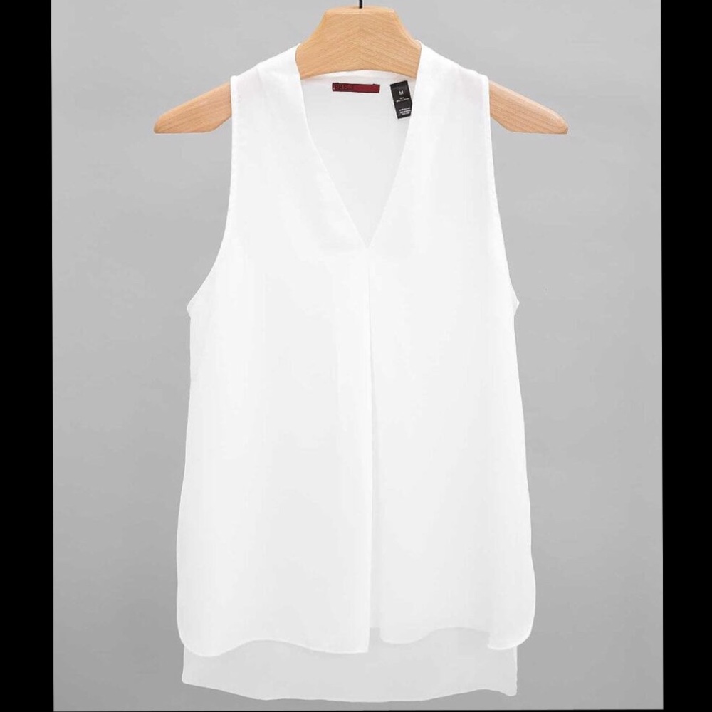 BKE red. Solid White Tank